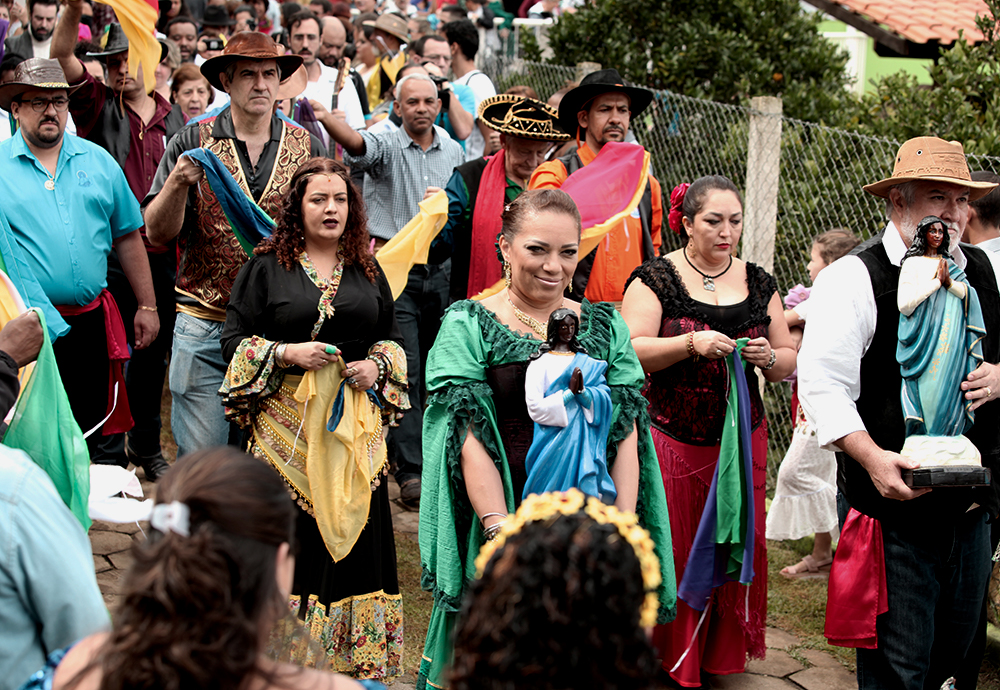 Festa De Santa Sara Kali Padroeira Dos Ciganos Acontece Hoje Na Capital