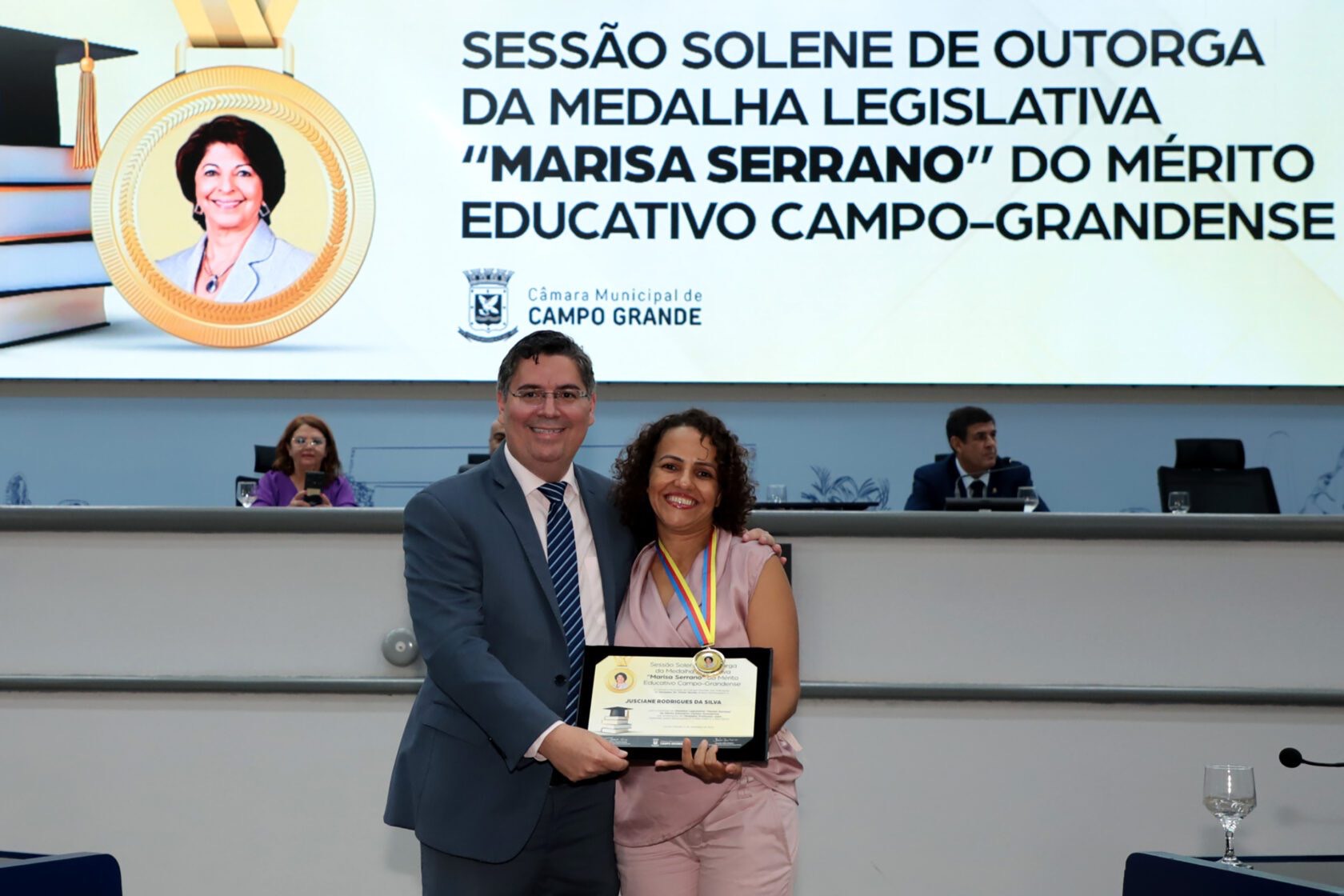 Dr Victor Rocha destaca a importância da educação em homenagem à