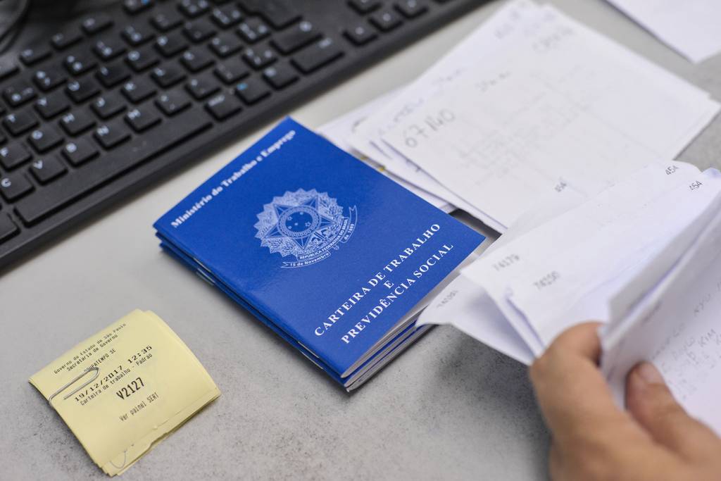 De operador de caixa a farmacêutico, Funsat anuncia 1.190 vagas para esta sexta-feira (20) na Capital