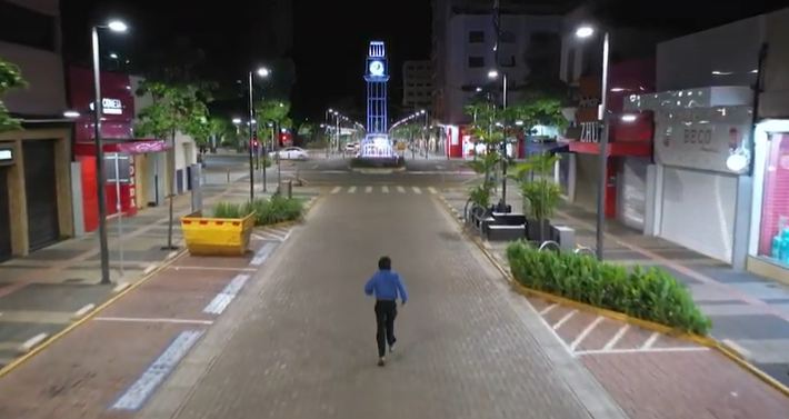 Amarrar o tempo no poste