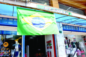 Lojas ampliam vendas de artigos verde e amarelo