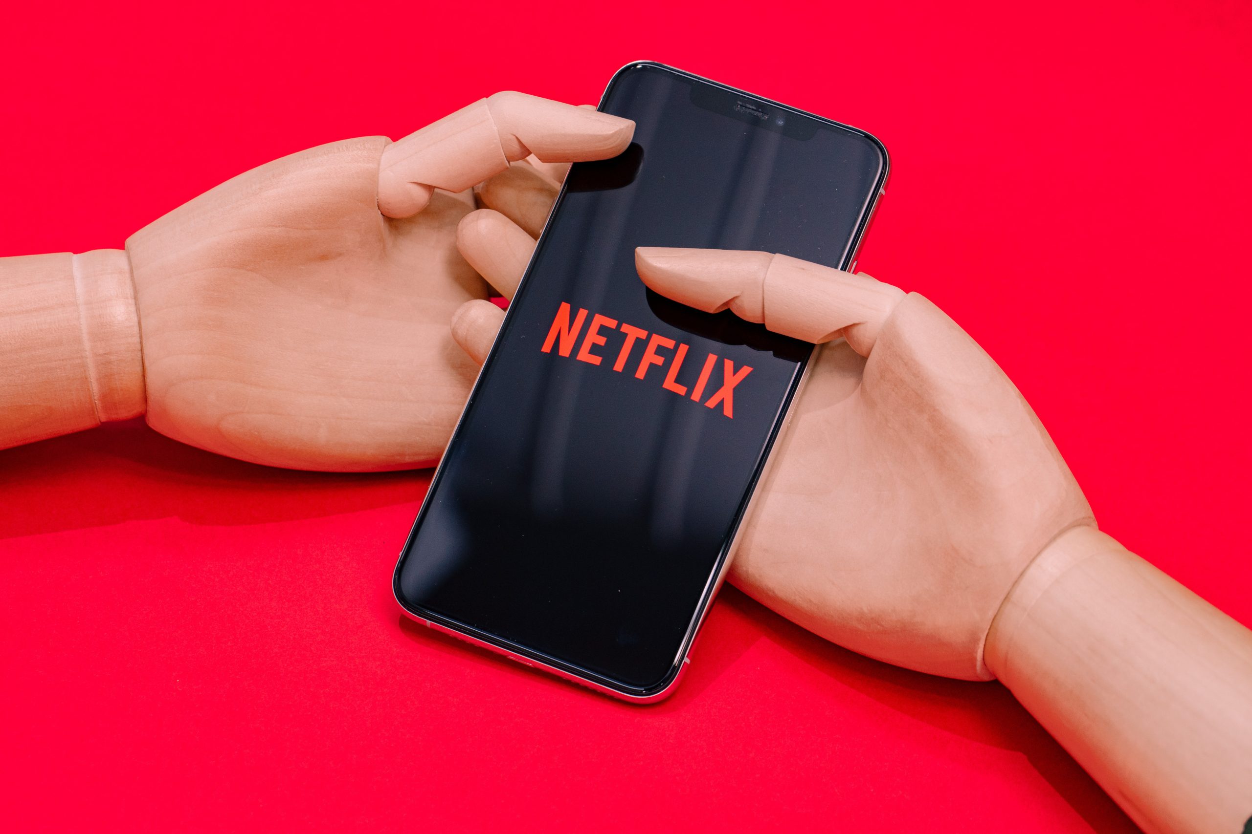 Procon-SP notifica Netflix sobre cobrança de taxa para usuário