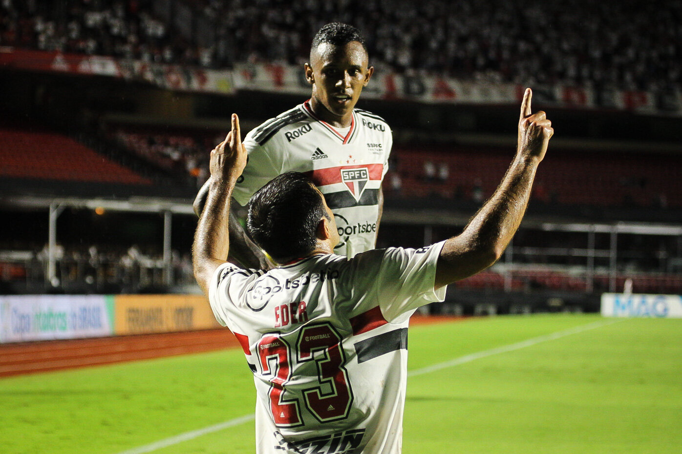 Foto: Tiago Sousa/Onzex Press e Imagens/Folhapress