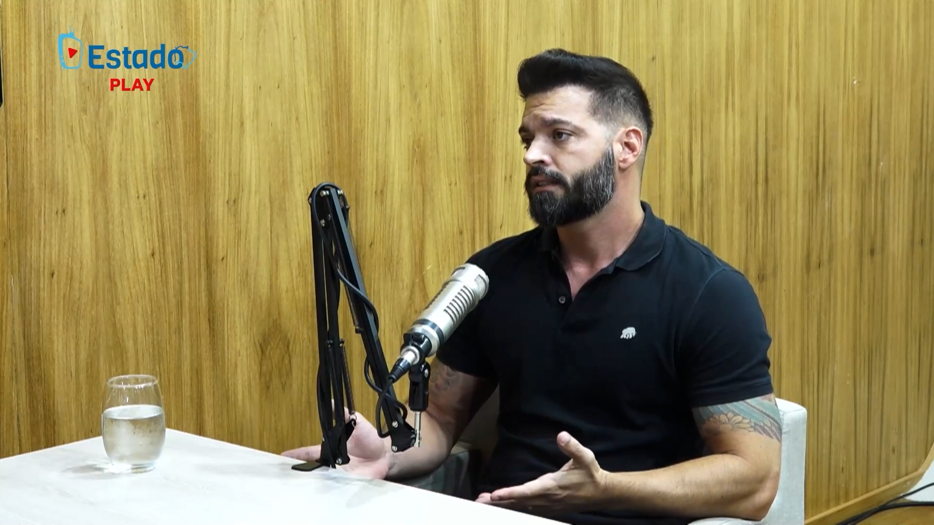 EP_GUTO_ENTREVISTANDO OK.00_01_36_27.Quadro001