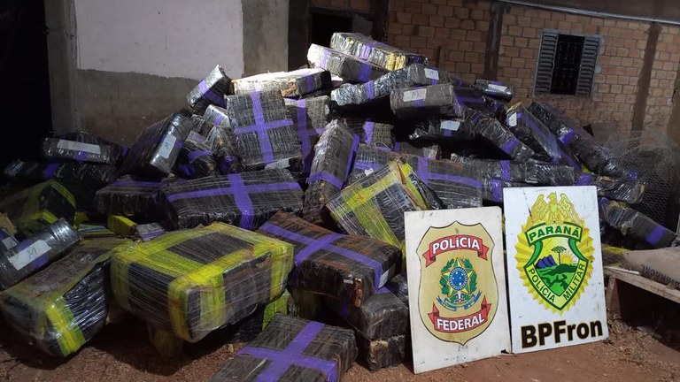 duas toneladas de drogas