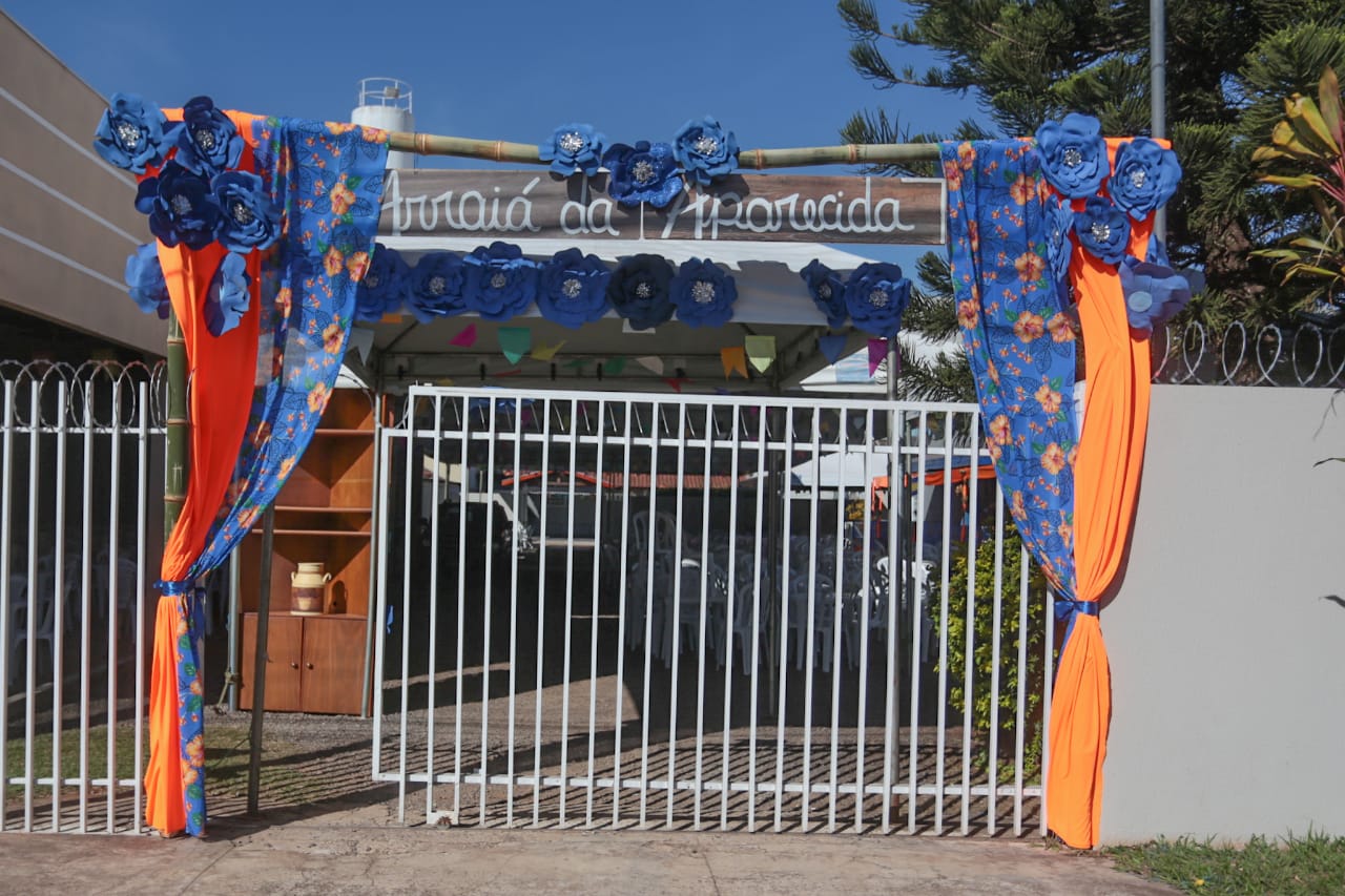 Igreja matiz nos preparativos finais da Festa Julina - Foto: Marcos Maluf