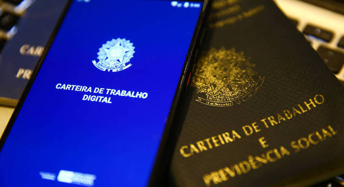 Com ajuda de IA no aplicativo da Carteira de Trabalho, mais de 10 mil pessoas conseguiram trabalho desde junho
