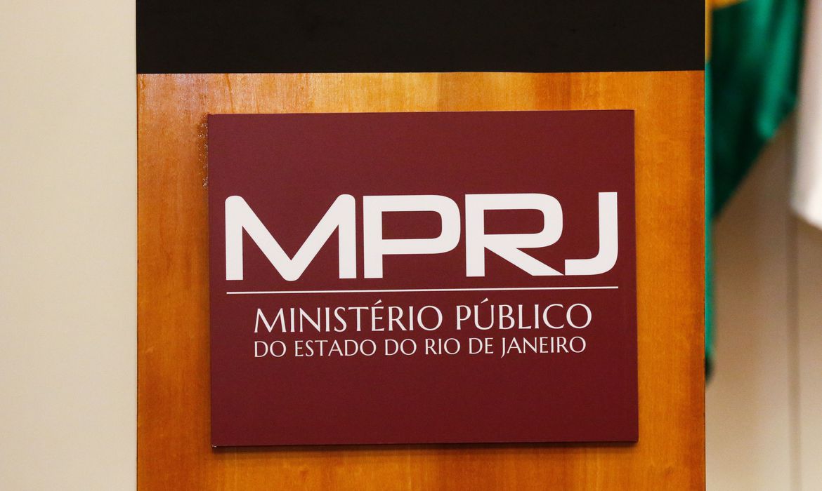Promotores de Justiça do Ministério Público do Estado do Rio de Janeiro (MPRJ) falam sobre investigações da operação policial no Jacarezinho que levaram à denúncia de policiais civis por homicídio doloso e fraude processual.