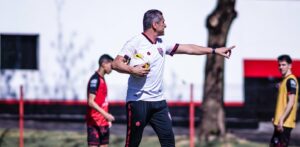 técnico jorginho demitido Atlético GO