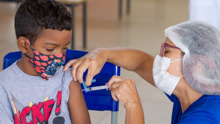Campo Grande possui menos de 500 unidades da vacina contra dengue