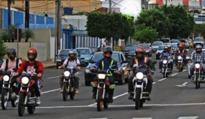 rua motocicletas motoristas