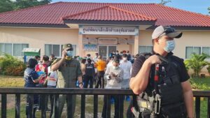 creche atacada por ex-policial na tailândia