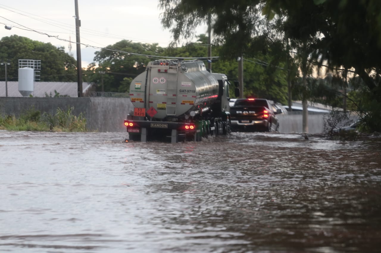 17 chuva rua teófilo otoni