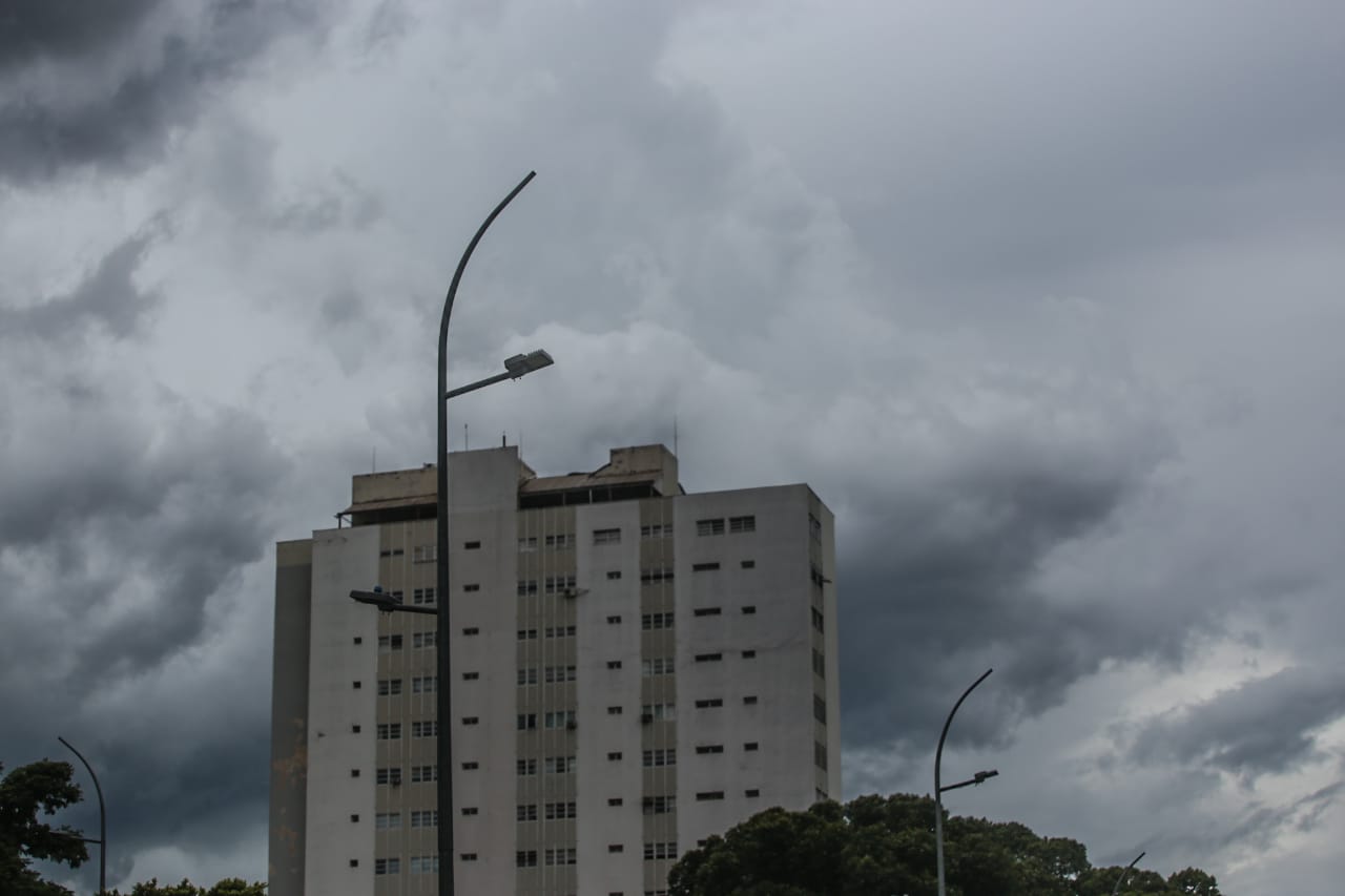 Tempo fechado com nuvens e tempestades são previstos nesta quinta em MS