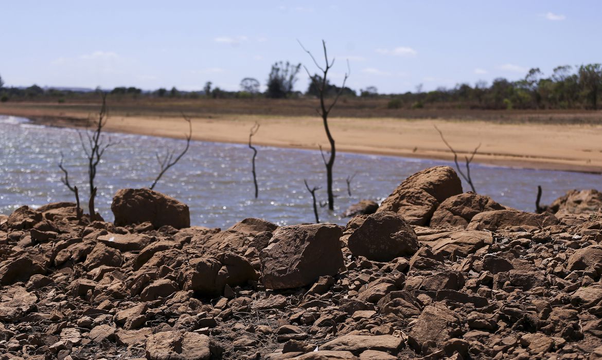 Brasília, DF, Brasil: Barragem do Descoberto, que operava com o volume útil de 23,7% nesta quarta-feira (13).  (Foto: Marcelo Camargo/Agência Brasil)