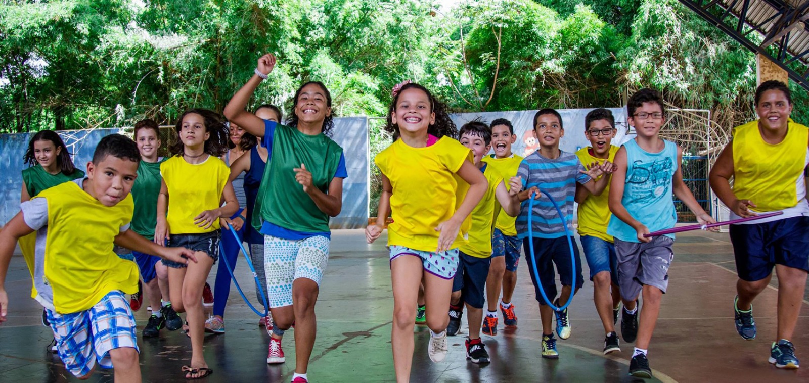 Crianças brincando em outra edição da colônia (Foto: Divulgação)