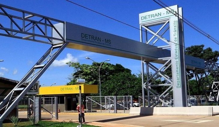 Condutores poderão pagar multas em atraso no momento da blitz com novo aplicativo do Detran-MS