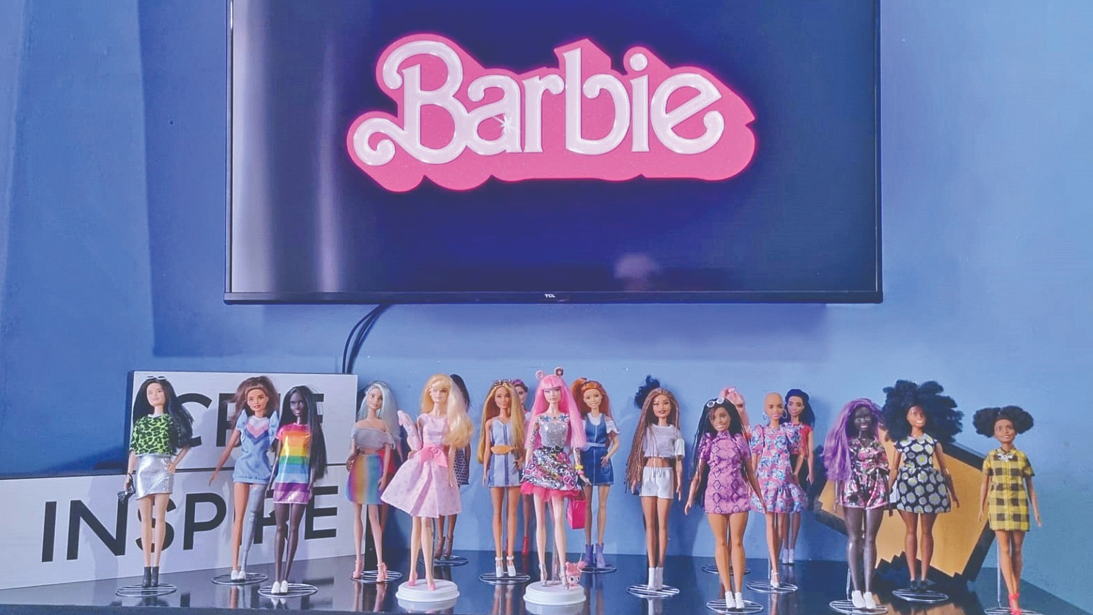 Comecei a fazer roupas para Barbie!