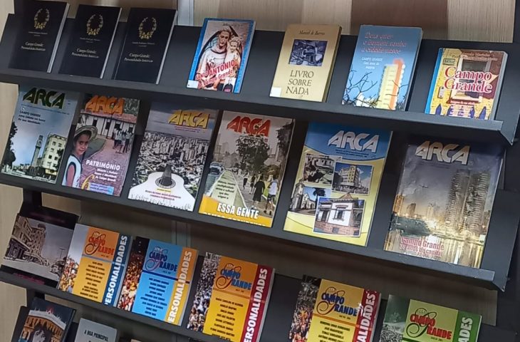 Bibliote-Isaias-Paim-exposicao-Campo-Grande-fotos-Karina-Lima-730x480