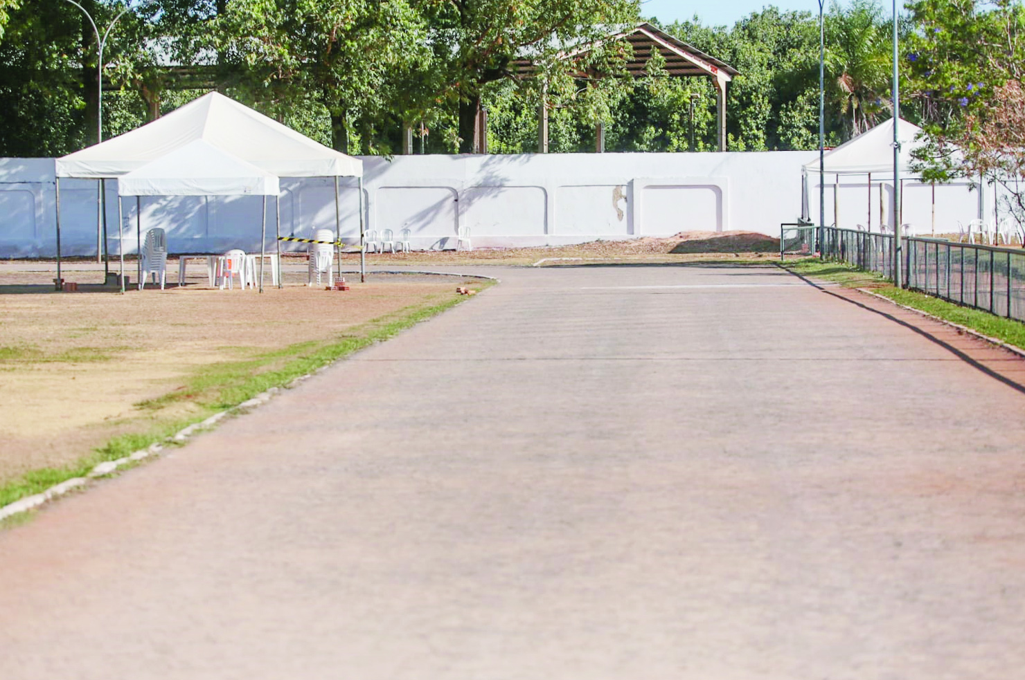 Foto:  Arthur foi atendido com
quadro de desidratação
severa, ainda na pista
do Poliesportivo / Marcos Maluf