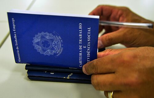Brasil tem saldo positivo de 148,9 mil empregos com carteira assinada