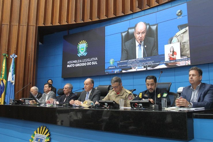 Em audiência pública na ALEMS, representantes de órgãos de trânsito enfatizam a educação para redução dos acidentes no Estado. | Foto: Wagner Guimarães/ALEMS