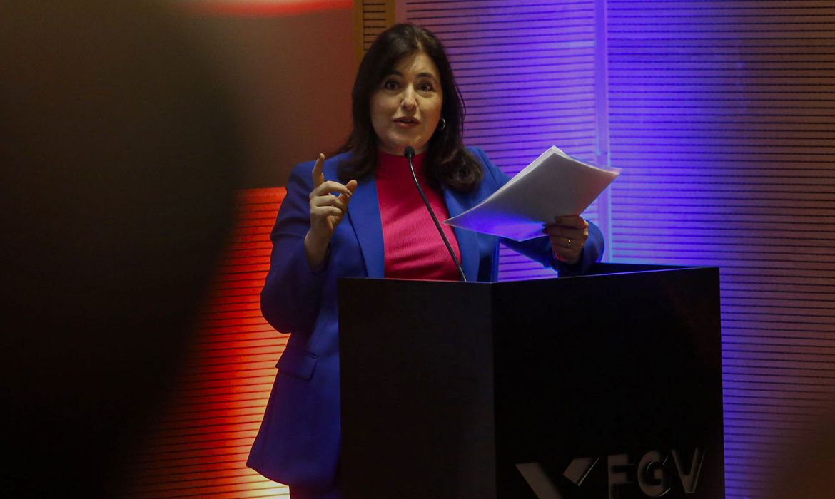 Ministra do Planejamento e Orçamento, participa  do Fórum de Economia da Fundação Getúlio Vargas (FGV), na sede da FGV, na capital paulista. 
Foto: Paulo Pinto/Agência Brasil