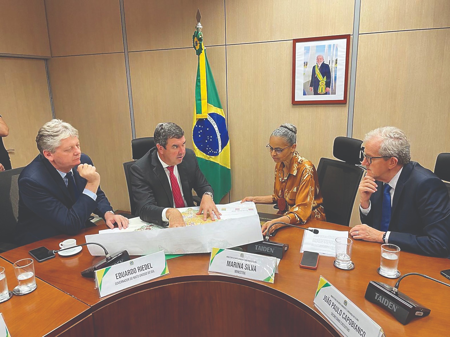 Foto: Governador Eduardo
Riedel prepara
legislação relativa ao
Pantanal de MS/Guilherme Pimentel