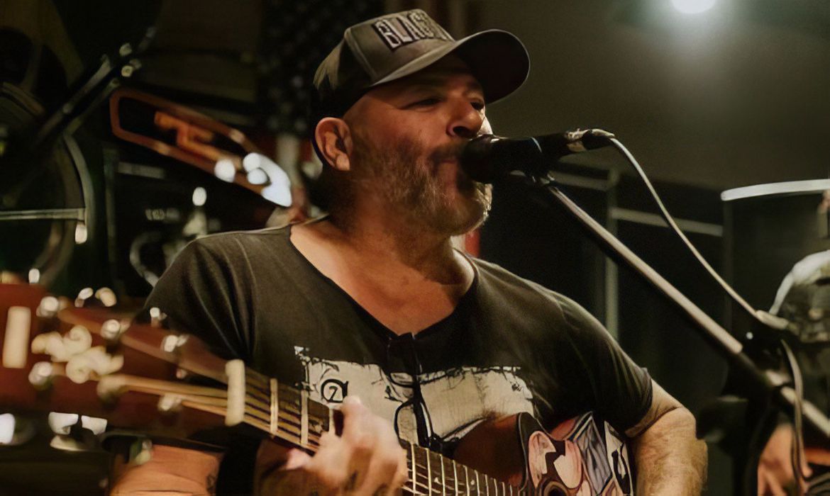 O músico segue internado.|Foto: Instagram/Mingaultraje