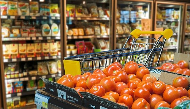 Frio aumenta oferta e reduz preço de algumas hortaliças, mas eleva custo de frutas e legumes na Capital