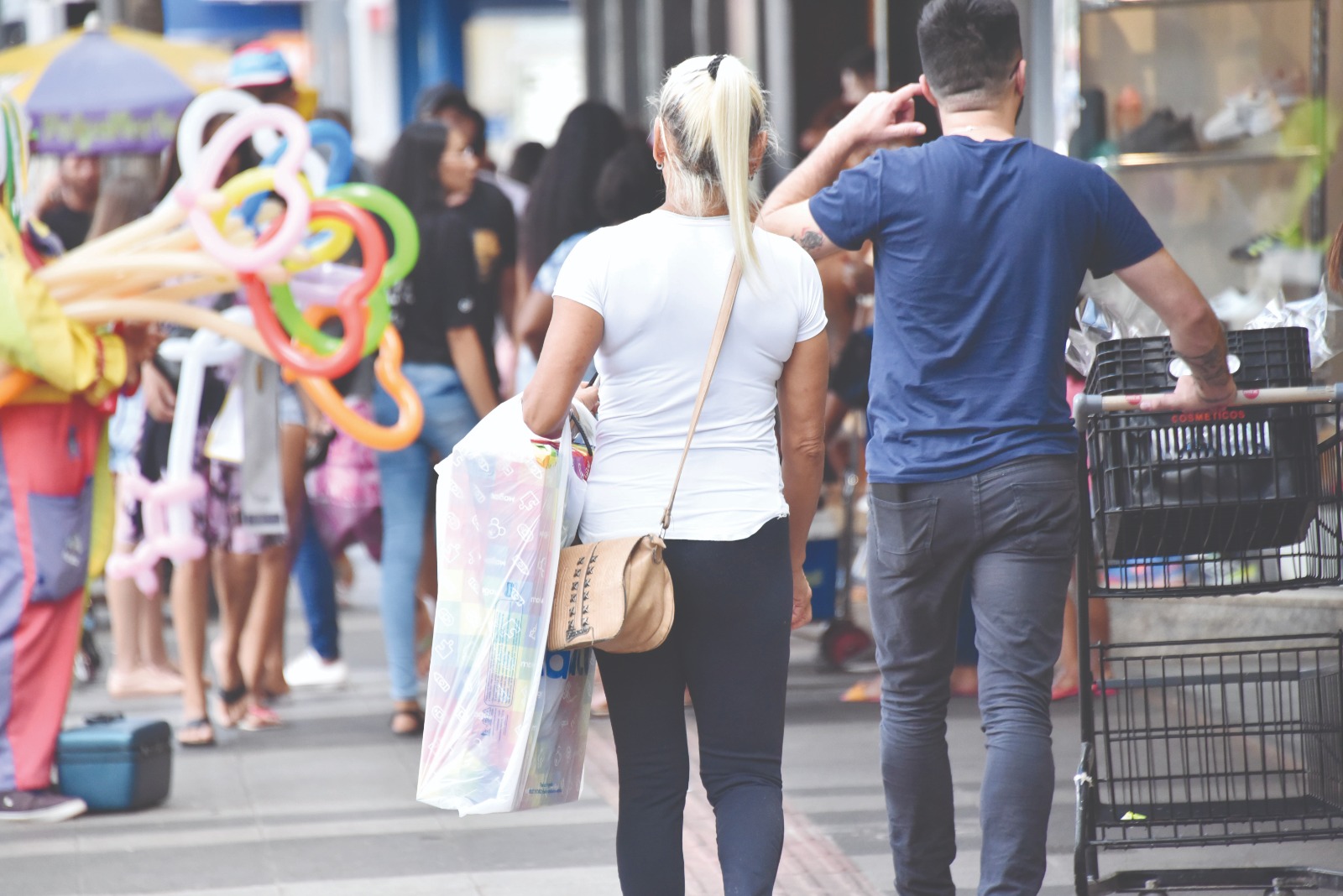 Foto: Para economista, queda
nas vendas no mercado
interno pode indicar o
aumento no externo/Nilson Figueiredo