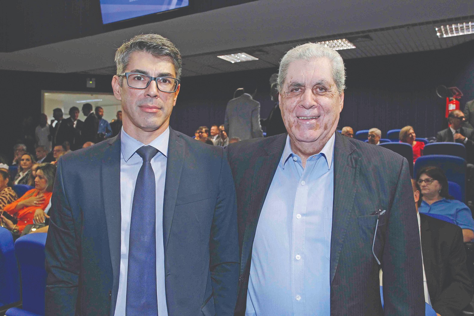 Foto: André Puccinelli (à
dir.) é presidente de
honra do MDB-MS e o
filho, vice-presidente
do Solidariedade/Arquivo OEMS