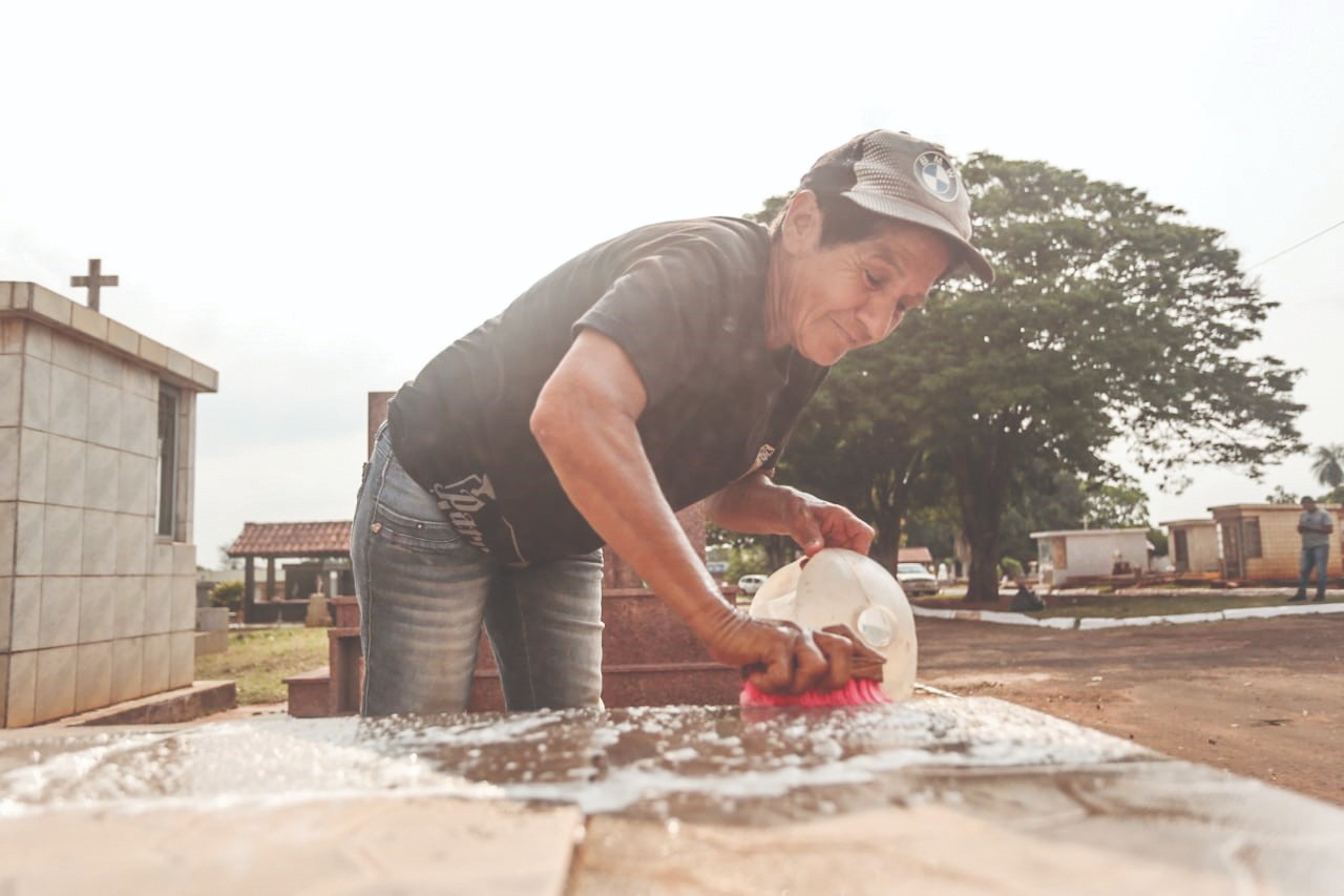 limpeza de cemitério_finados