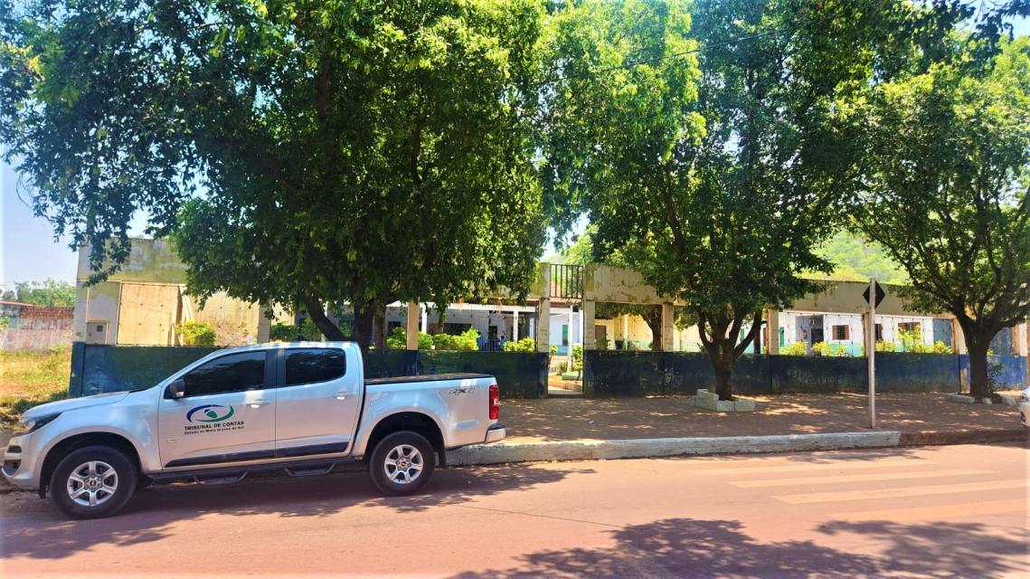 Escpolas recebem equipes de fiscalização