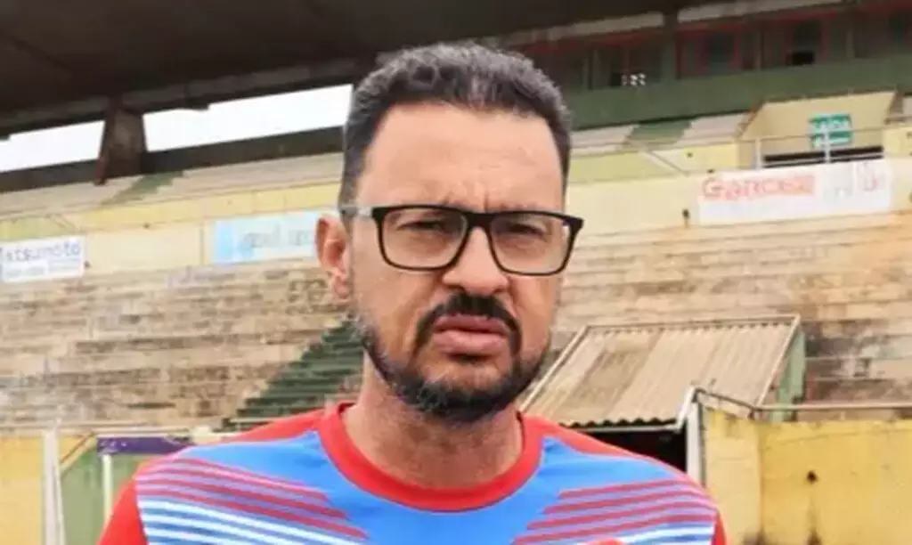 O técnico Paulo Henrique Cunha foi desligado na tarde de ontem pelo Misto. Fotos: Instagram/ Redes Sociais.