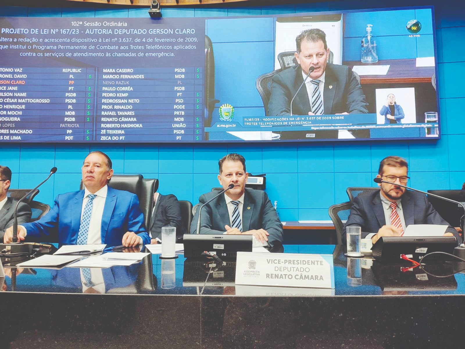 Foto: Projeto de reajuste do
programa Mais Social passa com 19 votos favoráveis e apenas um contrário/Luciana Nassar - Alems