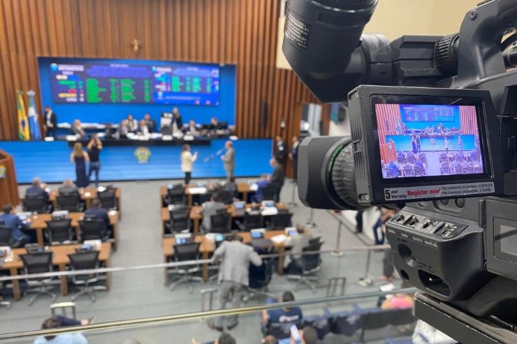 Aumento para desembargadores e criação de novos cargos de assessores