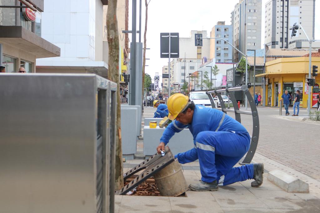 Serviços crescem 0,6% em setembro e acumulam alta de 3,3% em oito meses, aponta IBGE