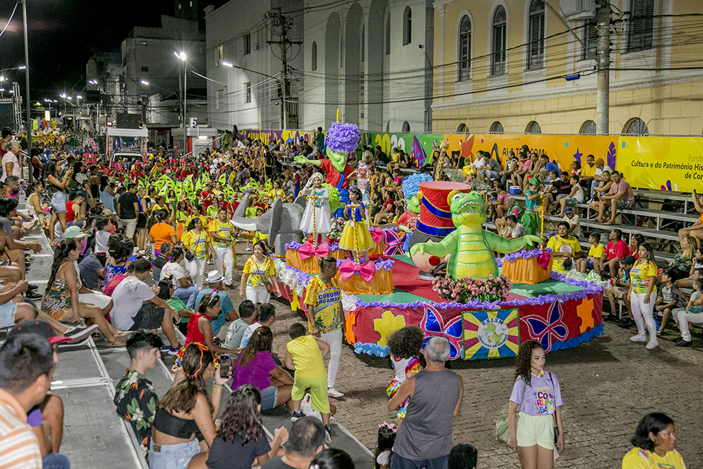 Escolas de samba da Cidade Branca desfilam no domingo e na segunda (Foto: Renê Marcio Carneiro/PMC)