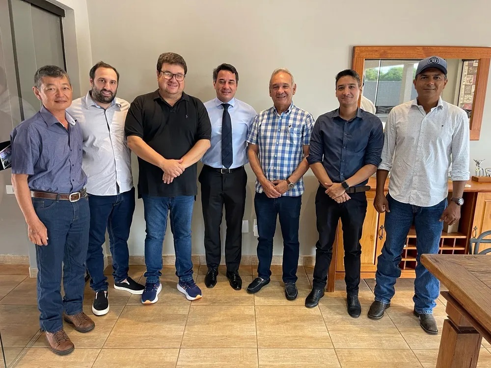 Lideranças políticas lançam coalização que para disputar eleiçã em Naviraí