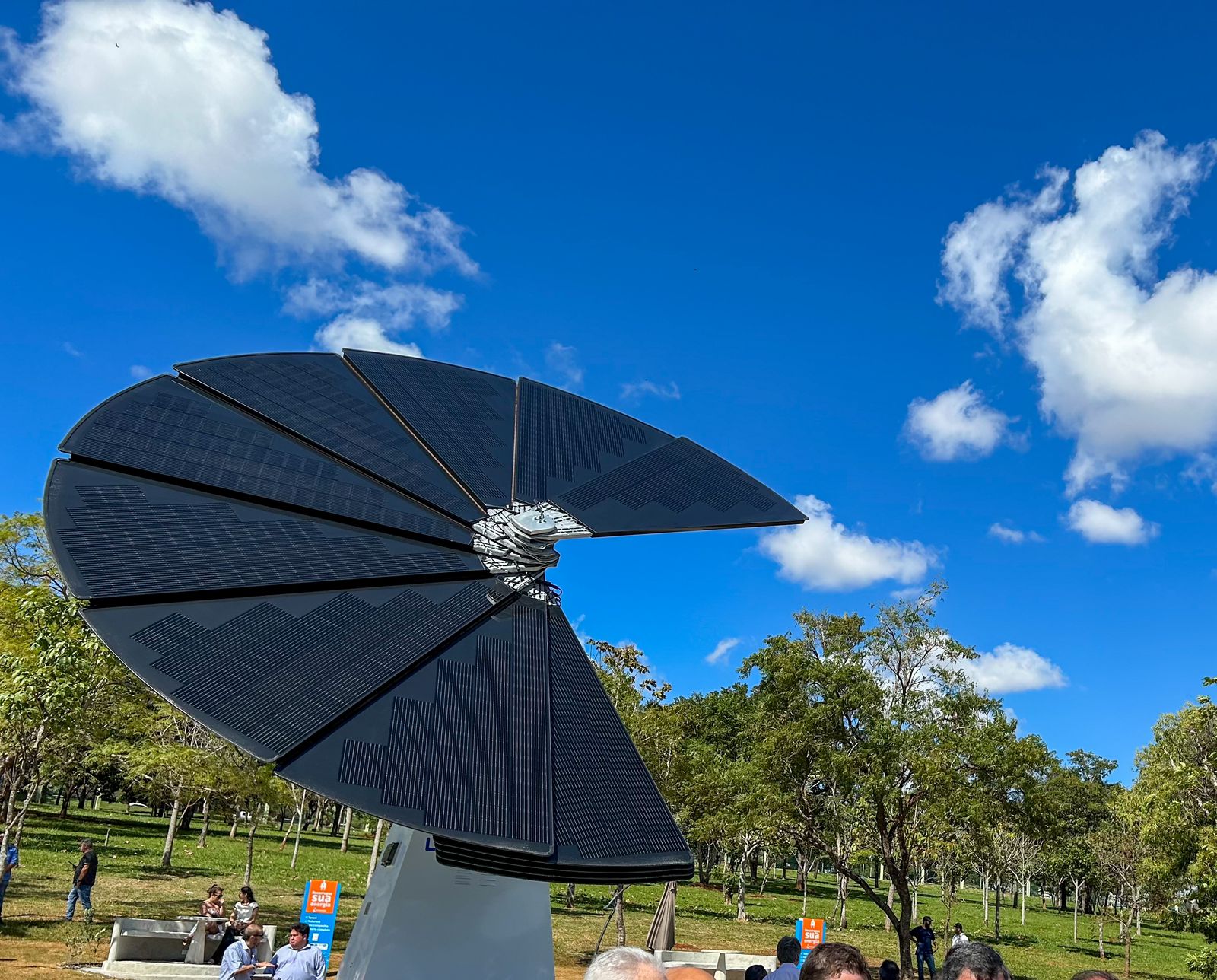 estrutura metálica que reúne design e tecnologia sustentável (Foto: Keyla Santos)