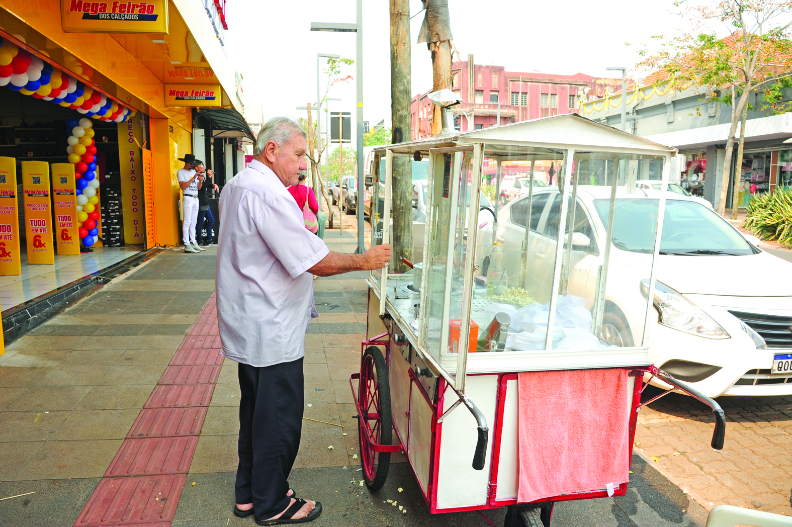 Clima incerto e fim de mês fazem ambulantes baixarem expectativas de vendas durante comemorações de aniversário da Capital