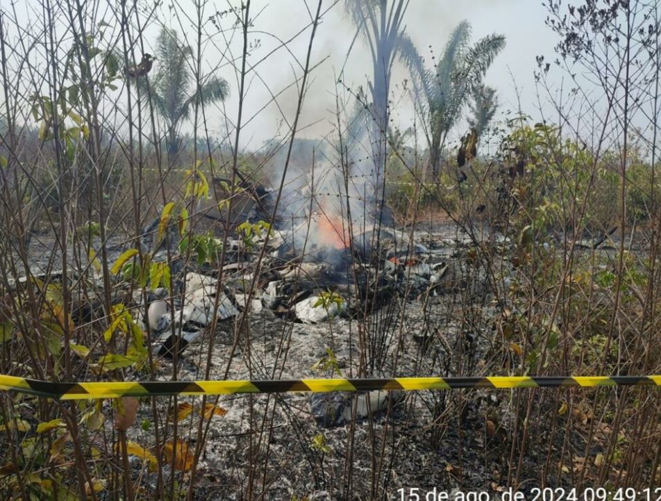 Avião cai em zona rural de Mato Grosso e deixa 5 mortos