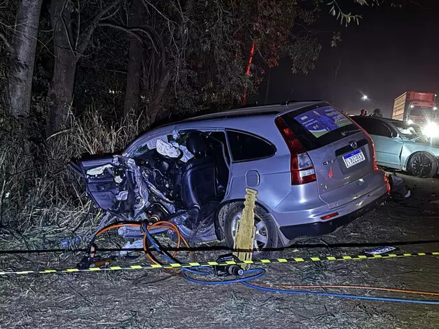 Casal morre em grave acidente na BR-376 após tentativa de ultrapassagem