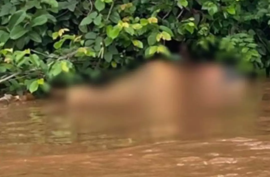 Corpo de homem boiando no Rio Pardo, em Ribas - Foto: Ribas Ordinário