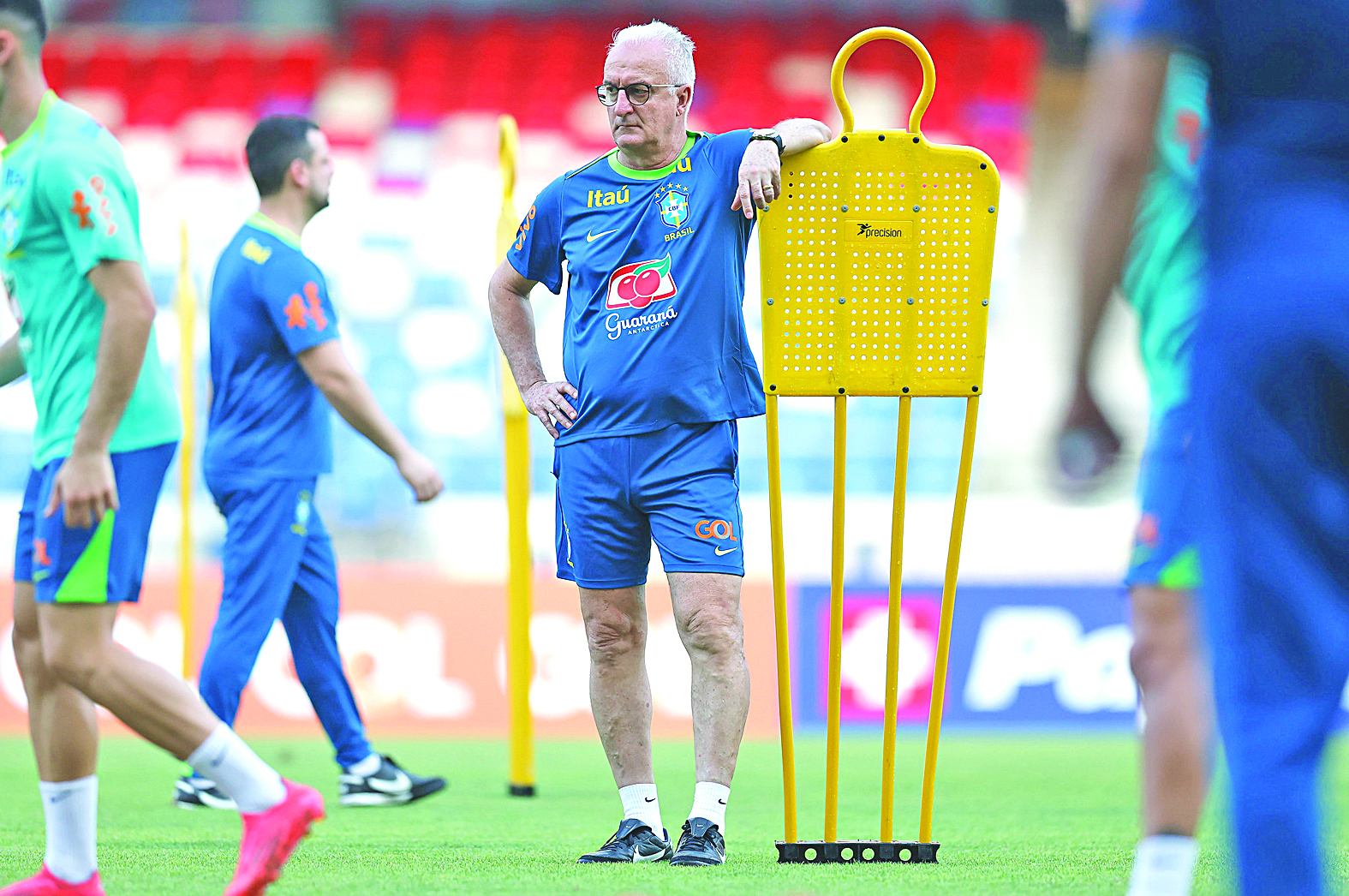 Dorival Júnior em treino no Mangueirão, terça-feira (12) - Foto: Rafael Ribeiro/CBF