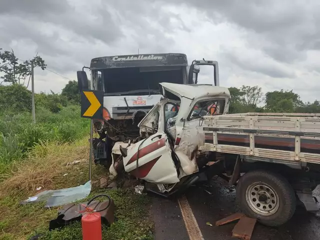 Colisão entre caminhonete e caminhão deixa três mortos na BR-163 próximo a Bandeirantes