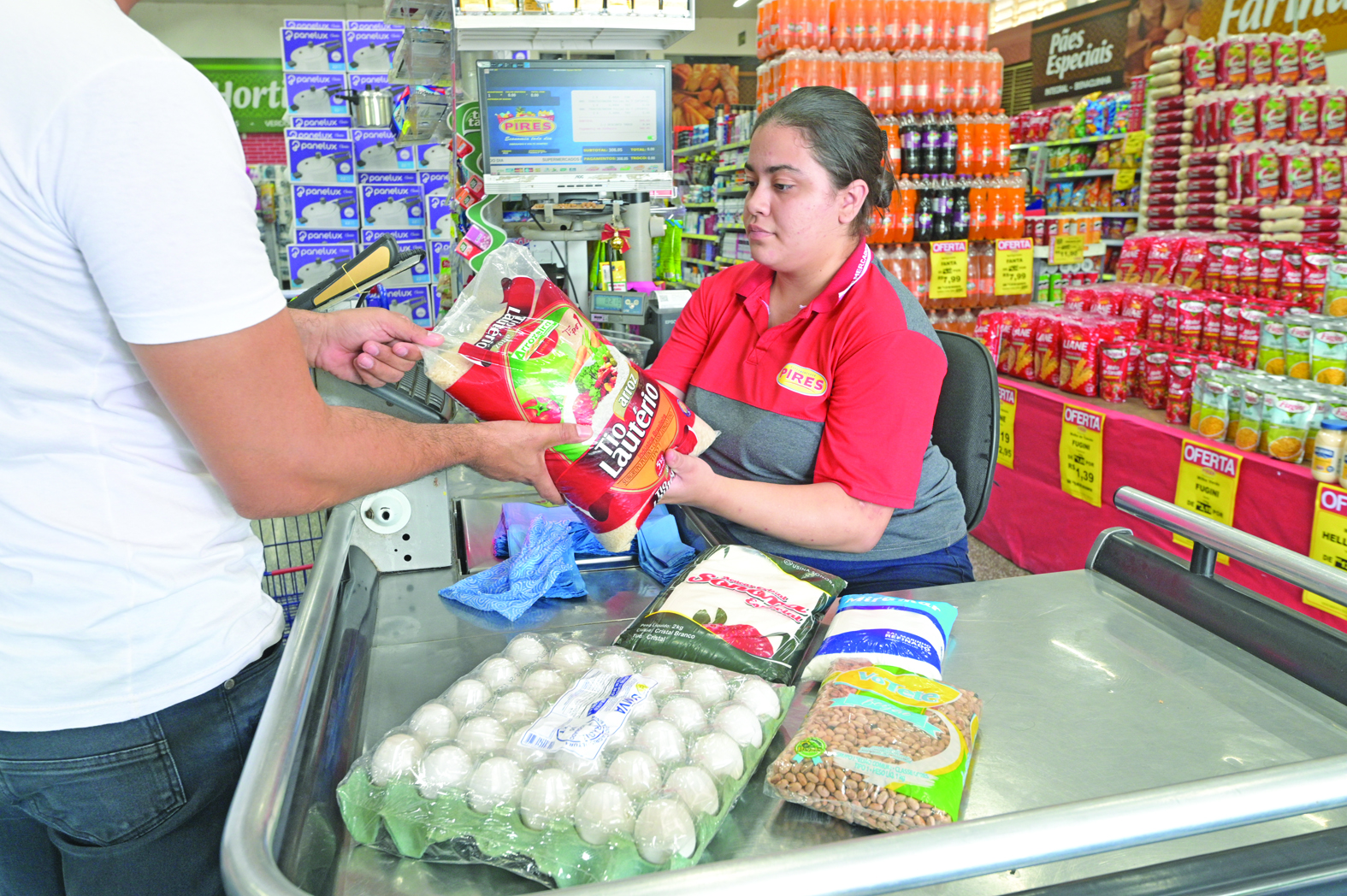 Reforma zera tributos sobre produtos da cesta básica, mas preços podem subir por outros fatores