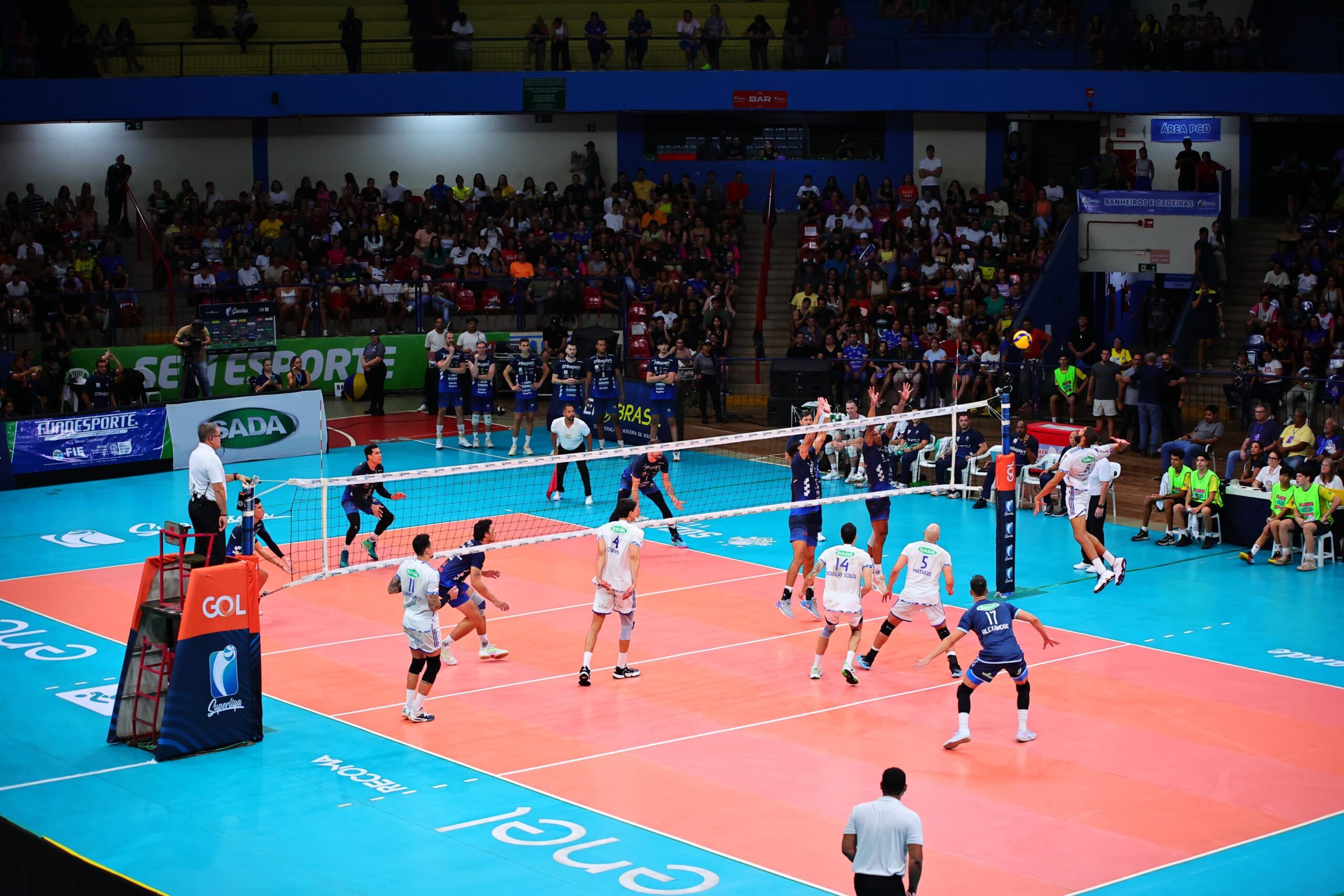 Sada Cruzeiro vence Suzano, no Guanandizão, e mantém liderança na Superliga Masculina de Vôlei