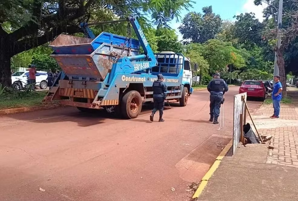 Professora aposentada morre atropelada por caminhão no centro de Dourados